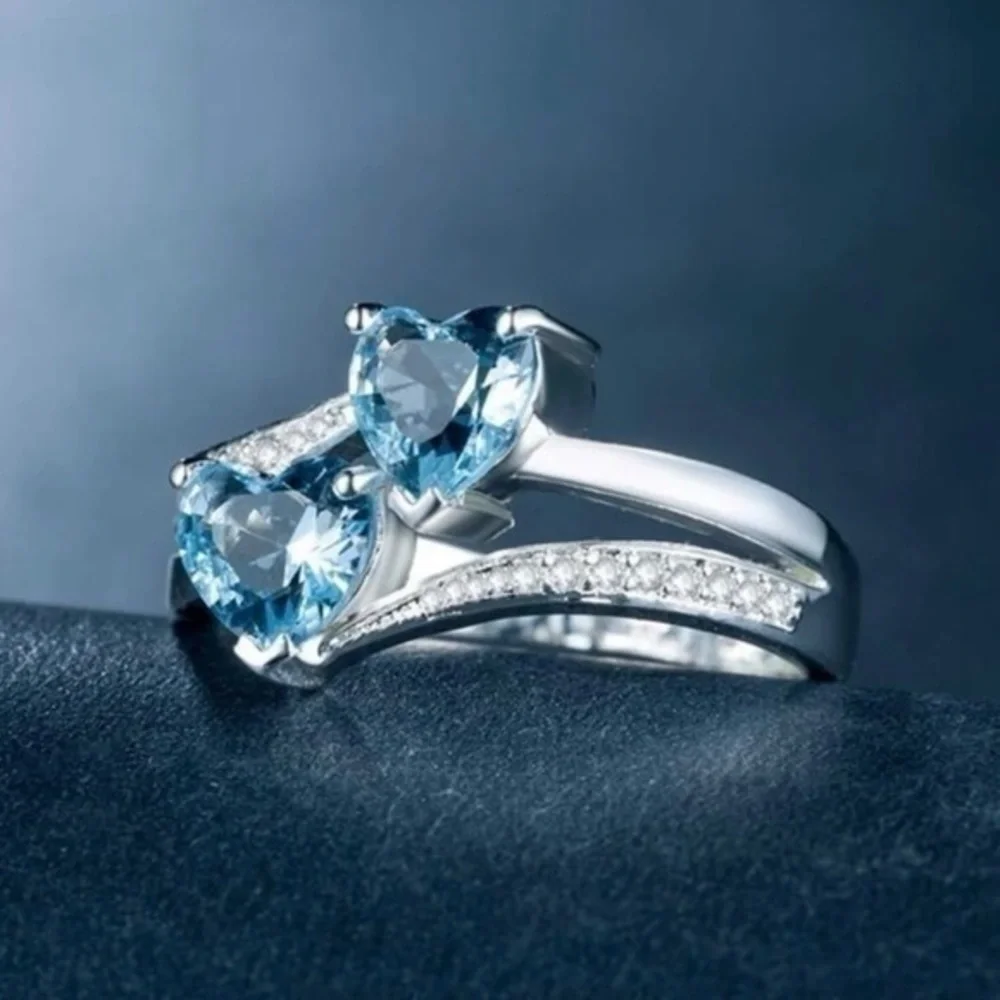 🆕 Blue Heart Cubic Zirconia Silver Ring